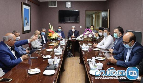 راه اندازی تورهای گردشگری شهری برای زائران مشهد ضروری است راه اندازی تورهای گردشگری شهری برای زائران مشهد لازم است