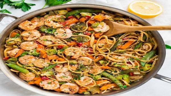 طرز تهیه لینگوئینی غذاهای دریایی طرز تهیه لینگوئینی غذاهای دریایی
