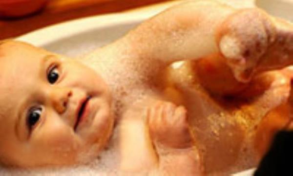 چگونگی حمام کردن نوزاد
